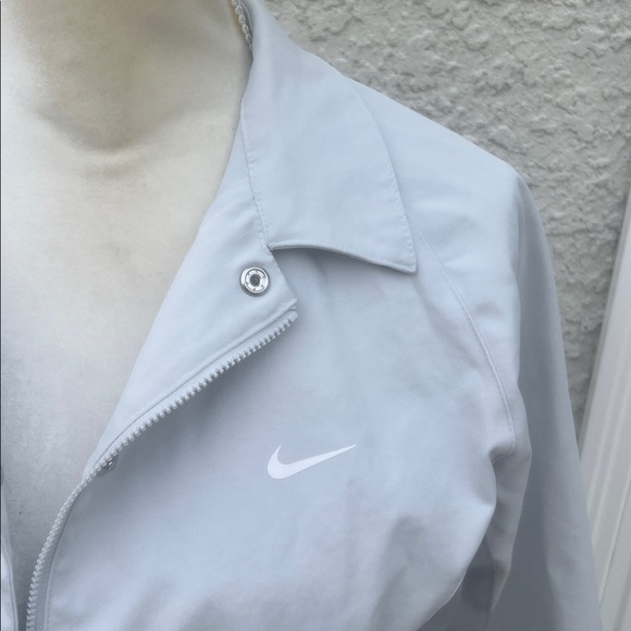 Nike Sportswear Women's Woven Light Grey Oversized Rain/Wind Jacket Size S - Picture 3 of 11